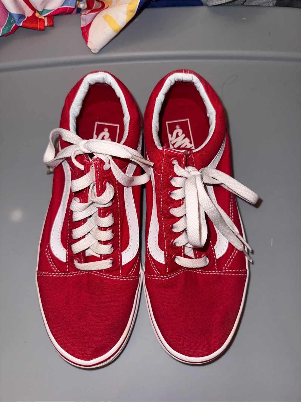 Red Vans 721500 — men’s 7.5, women’s 9
